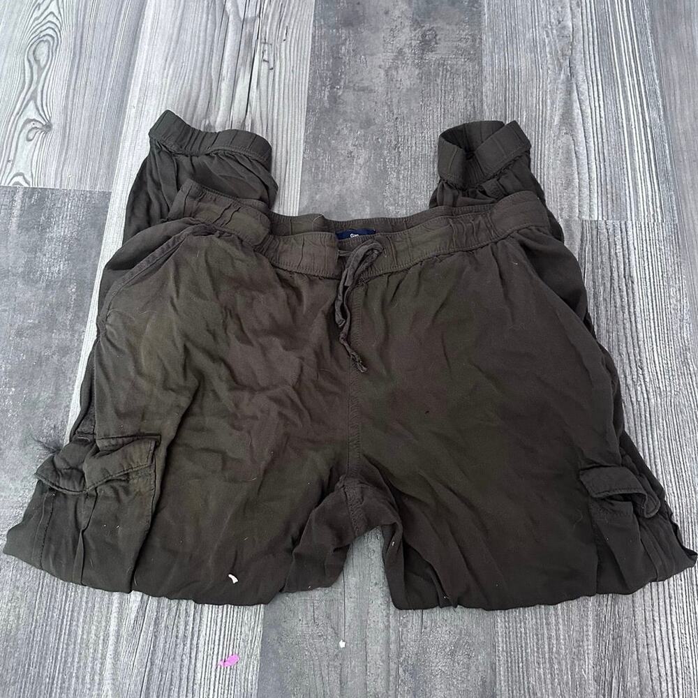 gap green stretchy cargo pants